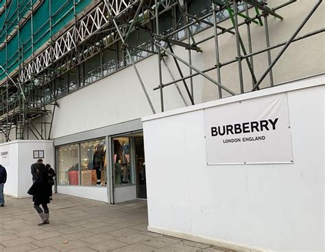 burberry london mode|burberry factory shop london online.